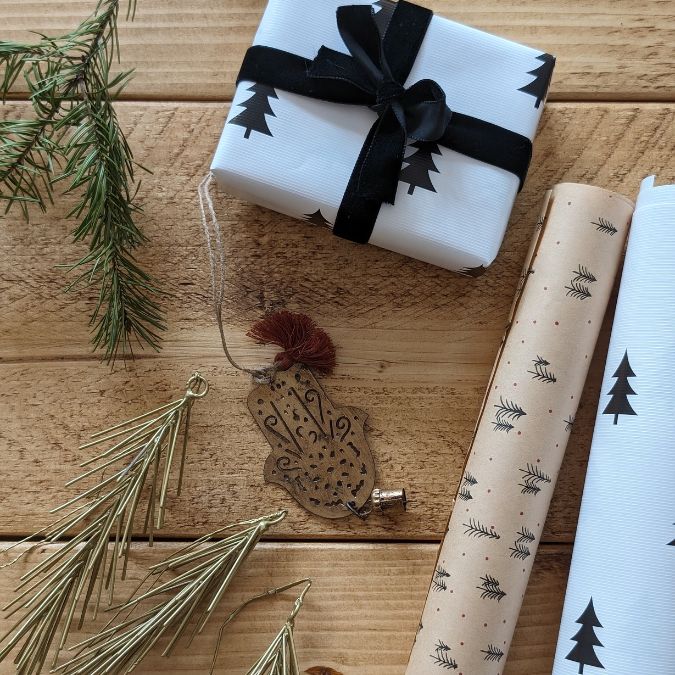 Sustainable Alternatives To Plastic Wrapping Paper