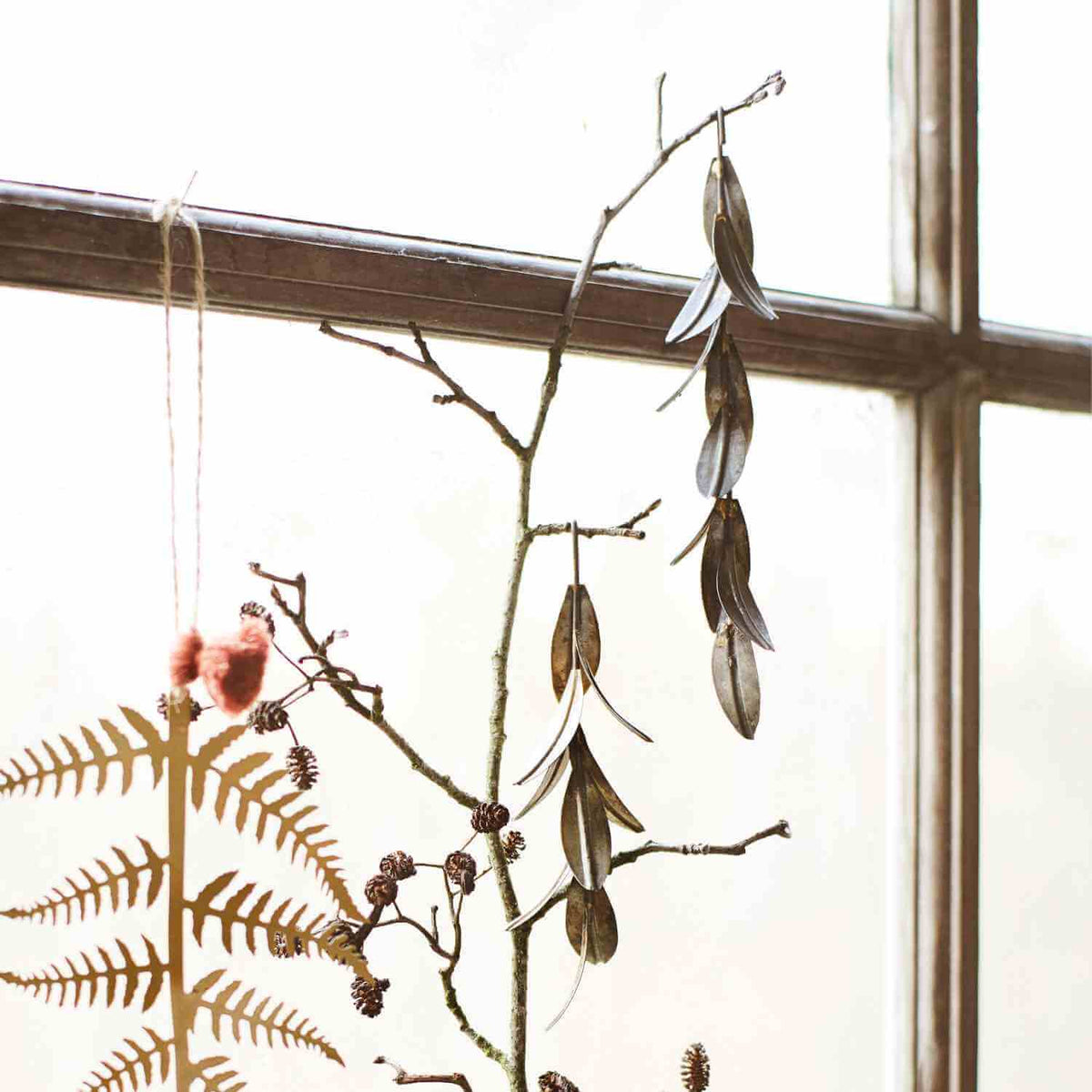 Hanging Fern Leaf