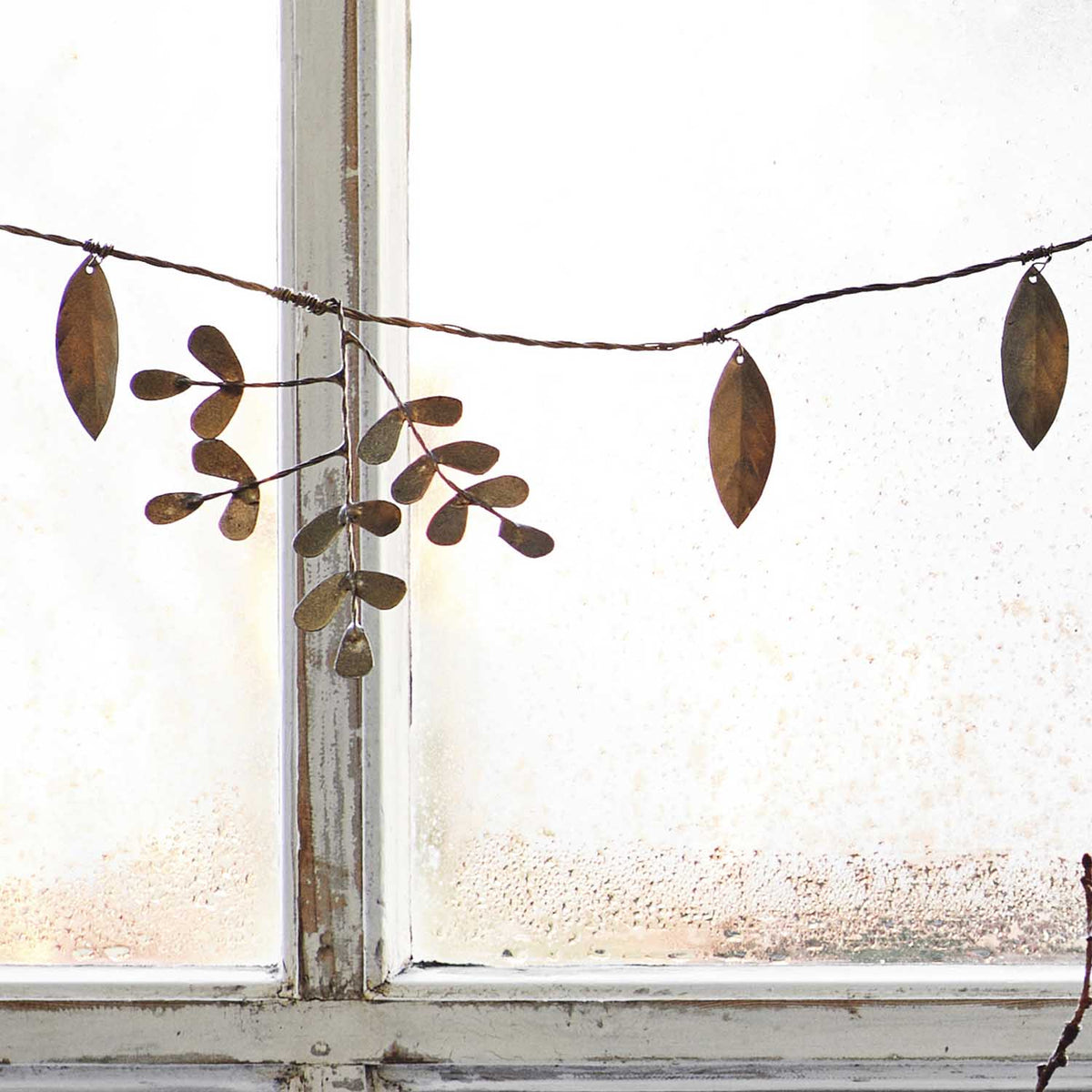 Hanging Brass Mistletoe | Large