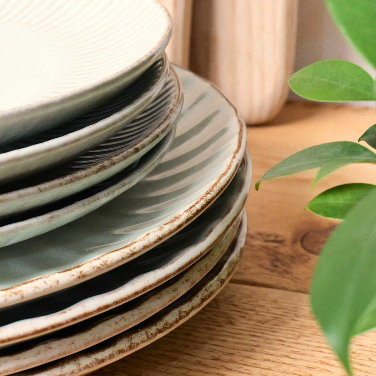 Stoneware Large Plate | Fleur Collection