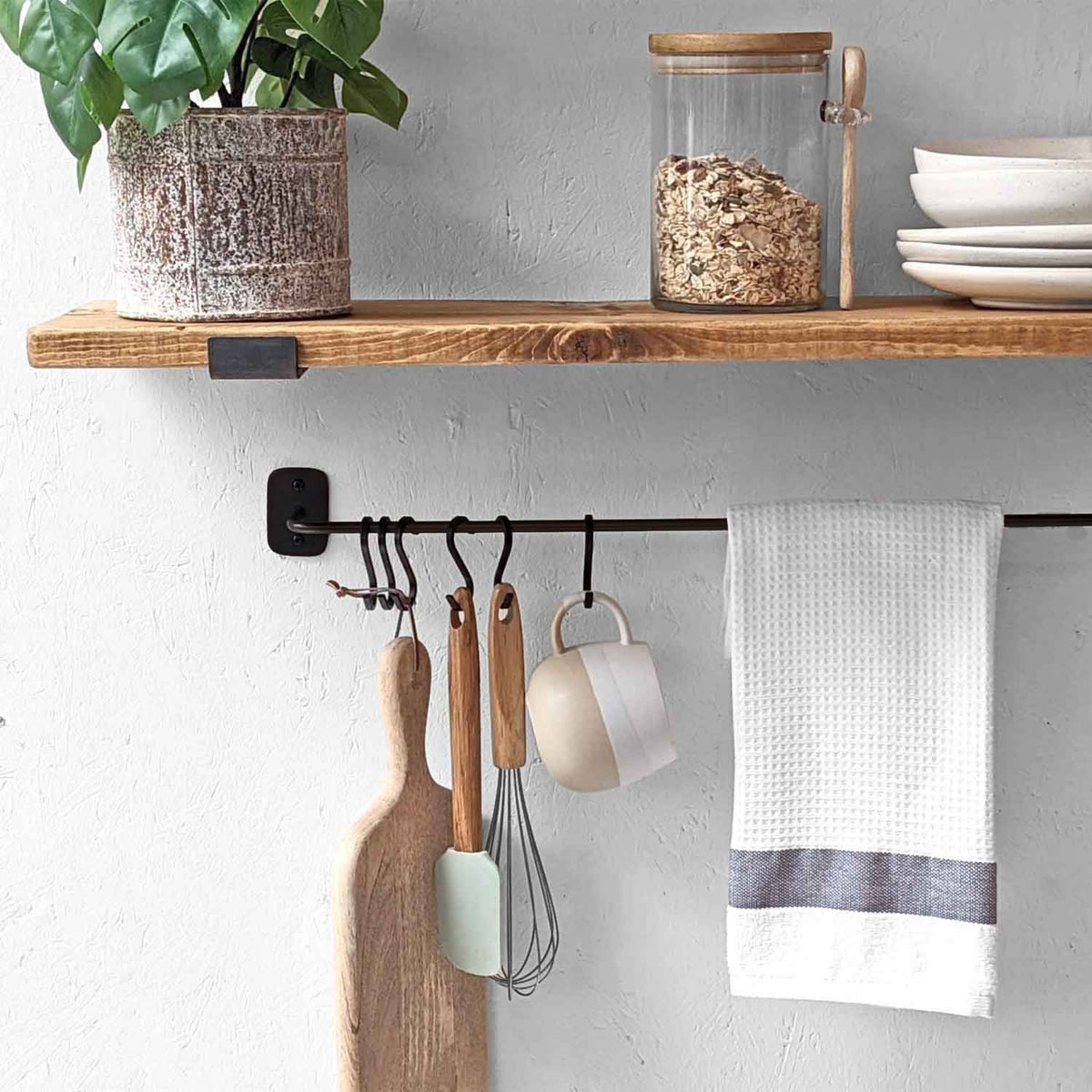 Metal Hanging Rail | Antique Black