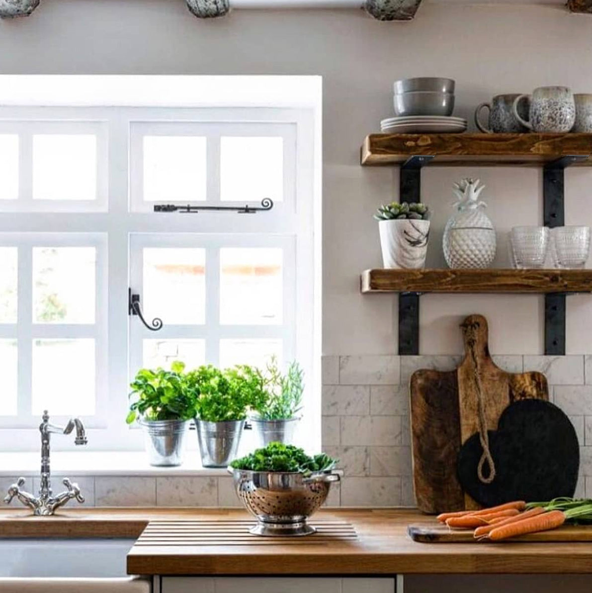 Metal Shelf Bracket