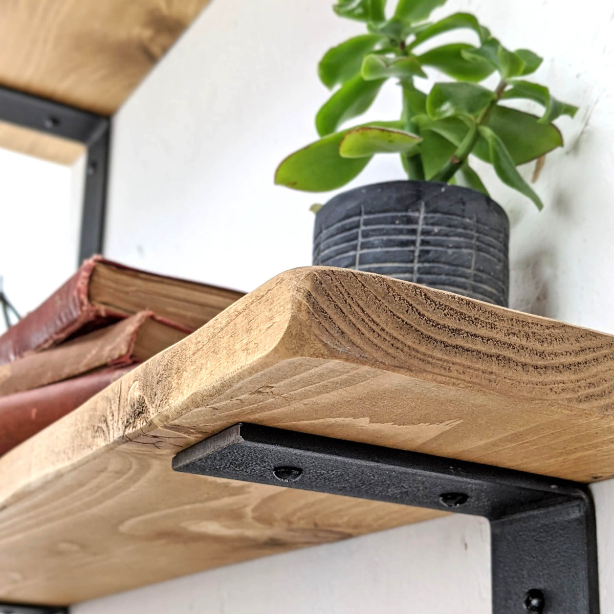 Metal Shelf Bracket