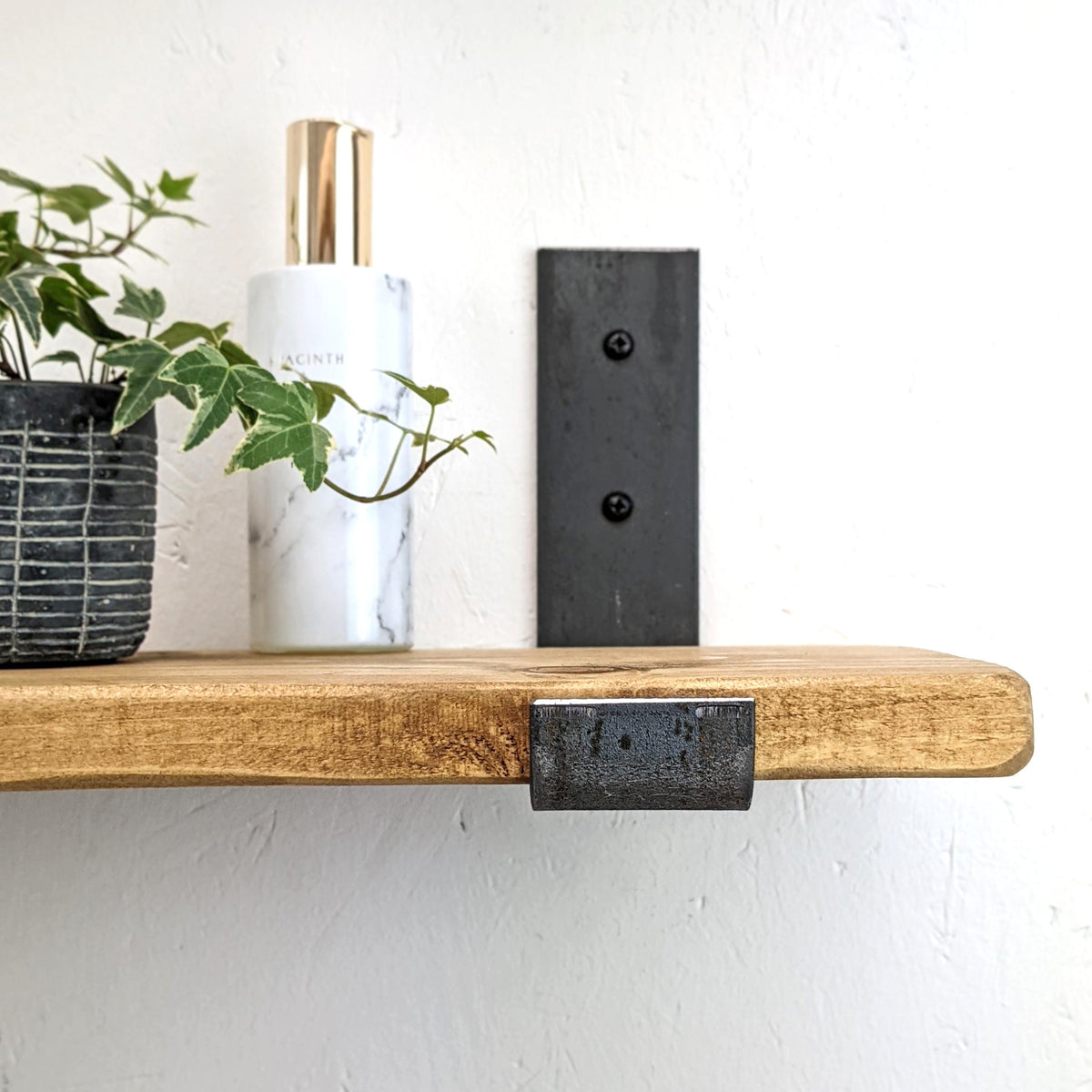 Inverted Metal Shelf Bracket